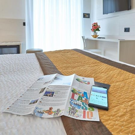 Hotel Adler Аласио Екстериор снимка