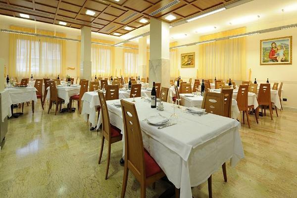 Hotel Adler Аласио Екстериор снимка