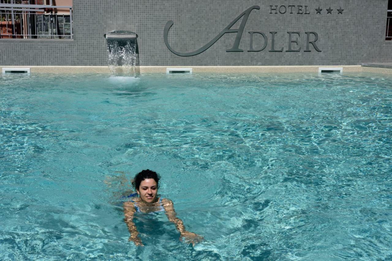 Hotel Adler Аласио Екстериор снимка