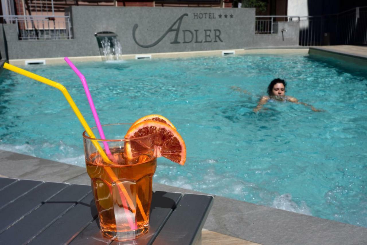 Hotel Adler Аласио Екстериор снимка