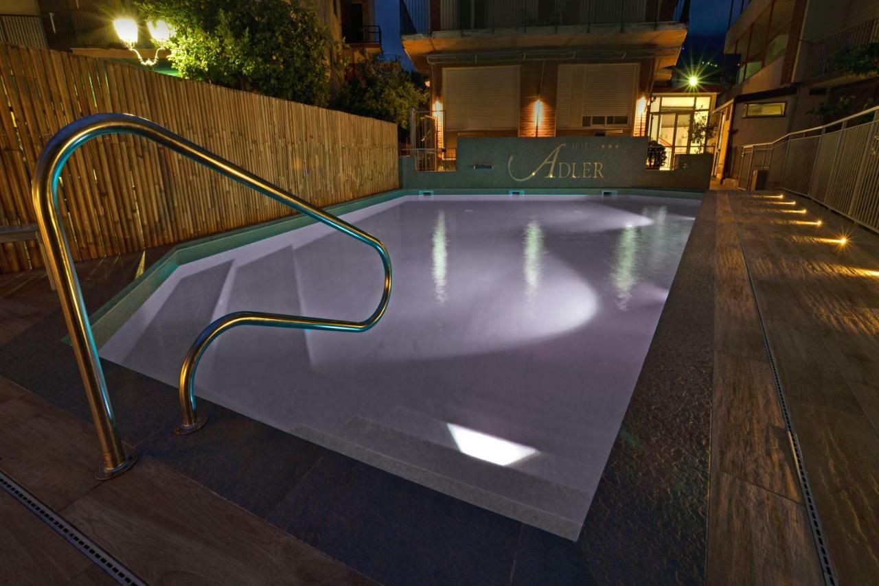 Hotel Adler Аласио Екстериор снимка