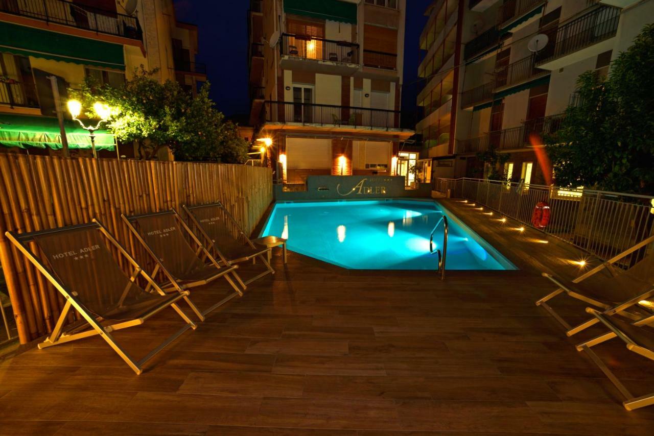 Hotel Adler Аласио Екстериор снимка