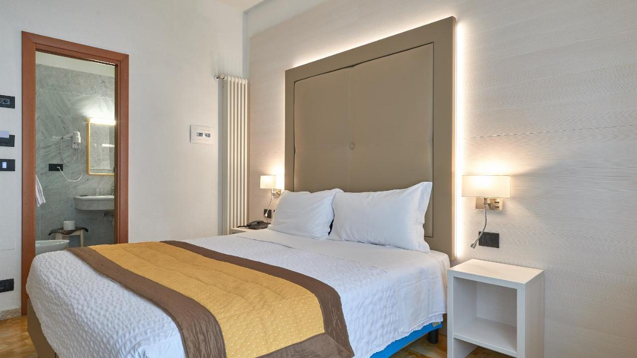 Hotel Adler Аласио Екстериор снимка