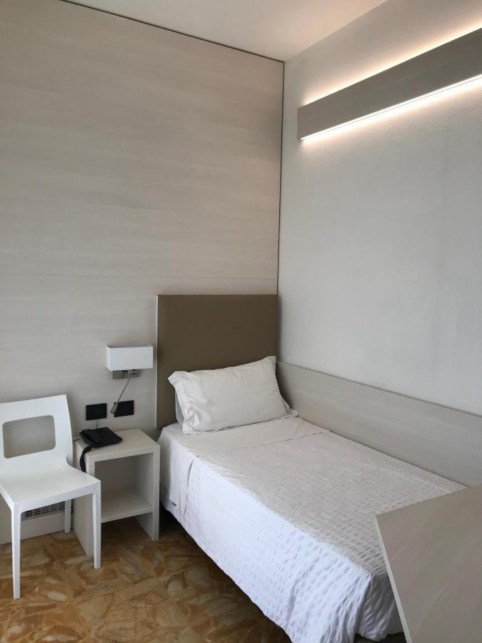Hotel Adler Аласио Екстериор снимка
