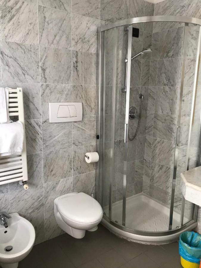 Hotel Adler Аласио Екстериор снимка